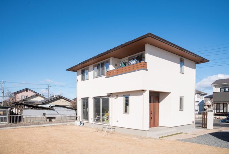 外壁リフォーム後の戸建住宅